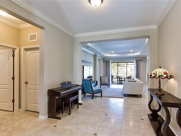 4th image of 4847 Woodbrook Dr