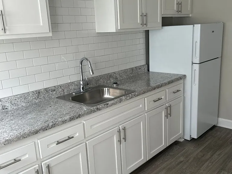1107 W Rowan St — Photo 7