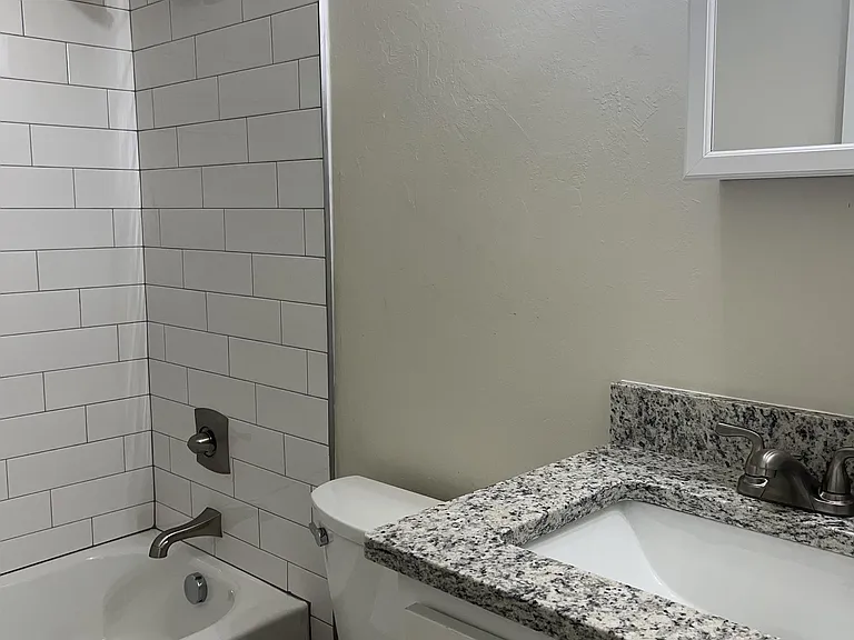 221 W Himes St — Photo 4