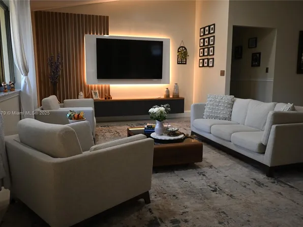 14229 Stirrup Ln, Wellington, FL 33414