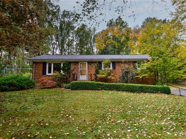 207 Orchard Terrace Dr, New Wilmington, PA 16142