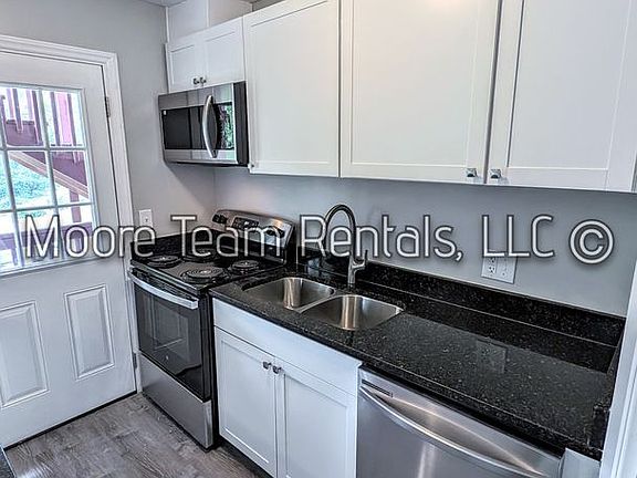 3rd image of 408 6th Ave W