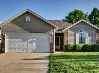 887 S Hickory Ln, Nixa, MO 65714