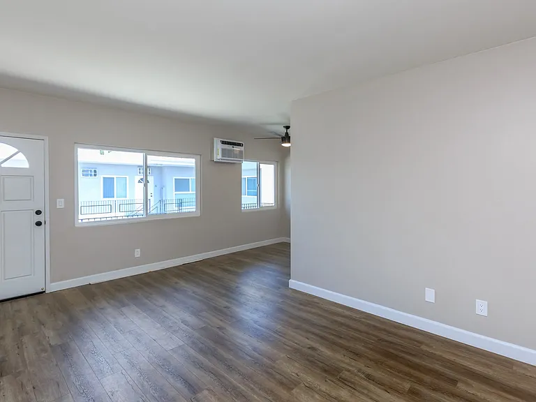 1119-1123 E Elk Ave — Photo 61