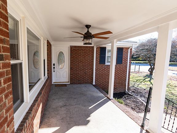 5th image of 430 E Lorengo Ave