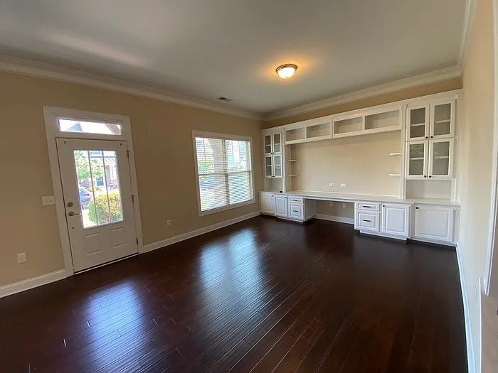 116 Heartsease Ln — Photo 3