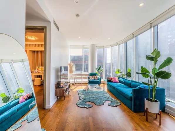 27-17 42nd Road image 4 of 43