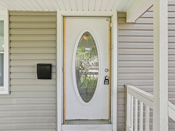3rd image of 2441 Taylor Ave