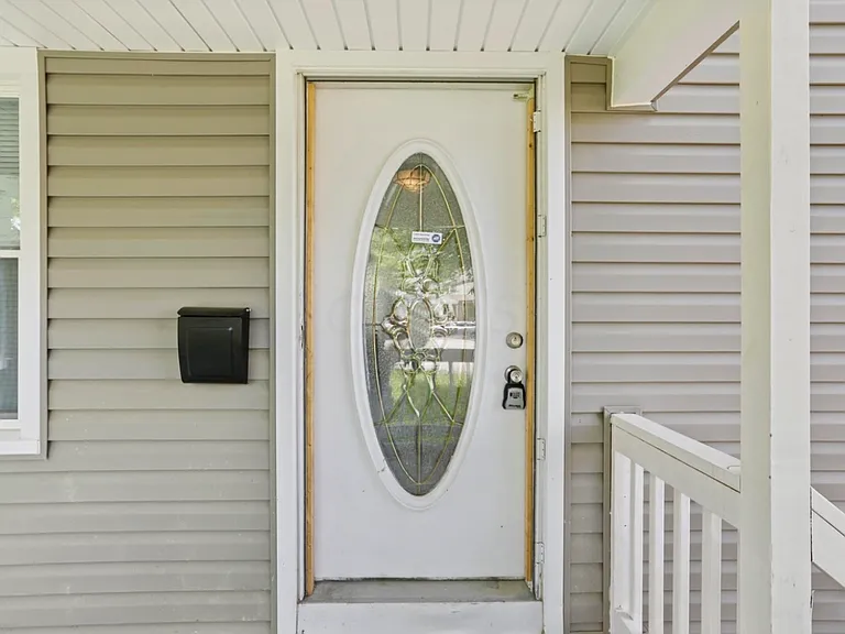 2441 Taylor Ave — Photo 3
