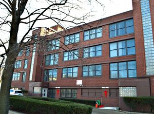 1000 Austin St #13238701, Evanston, IL 60202