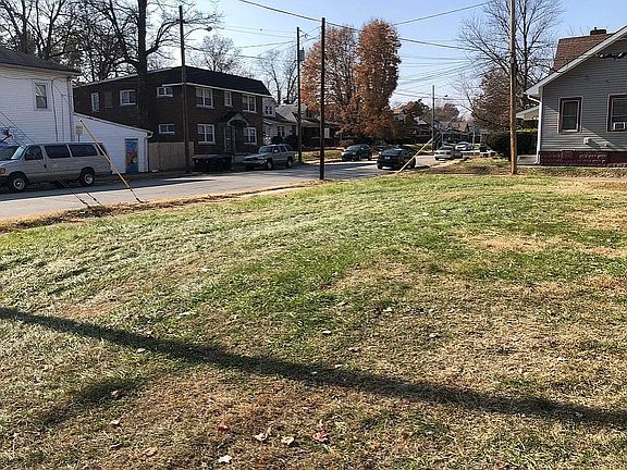 3rd image of 4105 Larkwood Ave