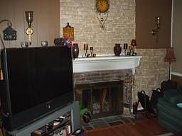 Family room w/fireplace