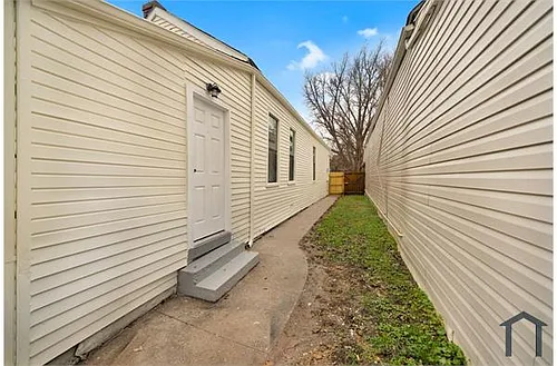 2910 W Main St Photo 1