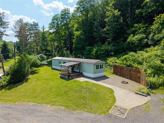 4th image of 4565 Reservoir Rd