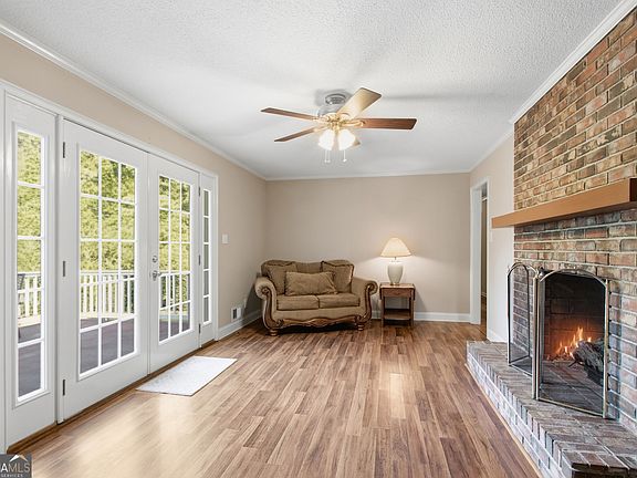 3rd image of 98 Beechwood Blvd