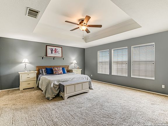 2nd image of 3911 Wisteria Way