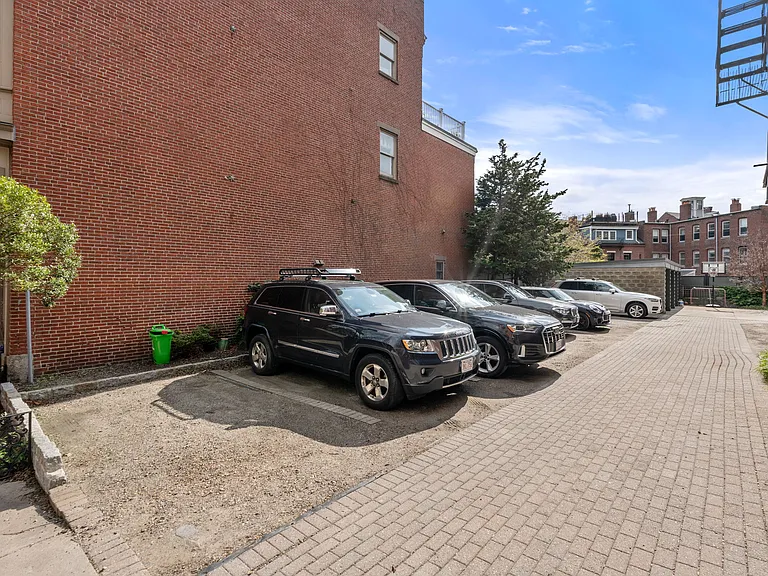 40 Chestnut St #2 — Photo 24