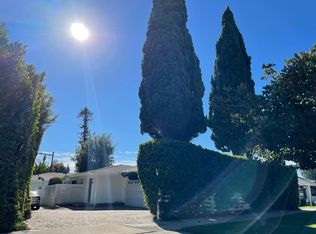 12174 W Sunset Blvd, Los Angeles, CA 90049