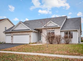 525 Nathan Lattin Ln, Sycamore, IL 60178