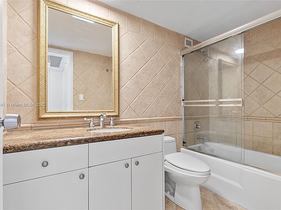 5th image of 5700 Collins Ave #570010D