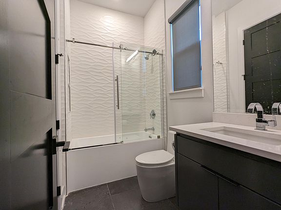 3rd image of 109 Nash Dr