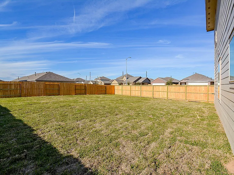 26811 Urraca Dr — Photo 23