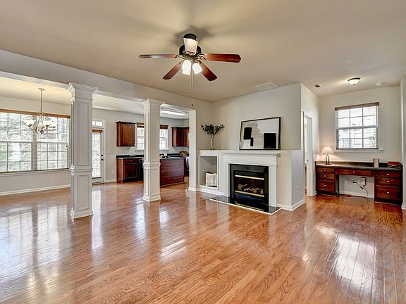 4th image of 937 Pierce Ivy Ct NE #1