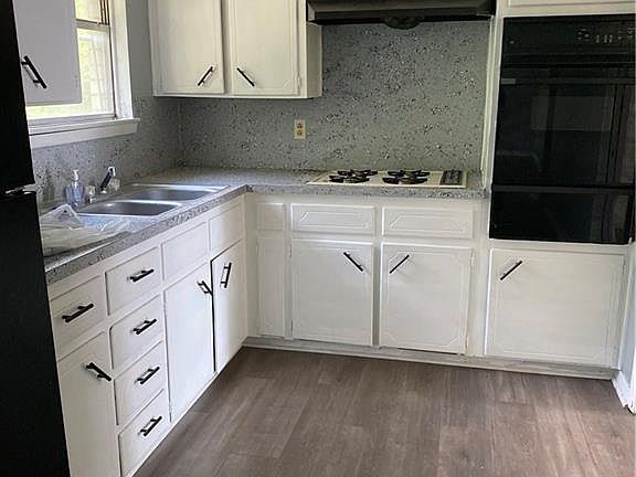 3rd image of 1107 Carrollton Ave