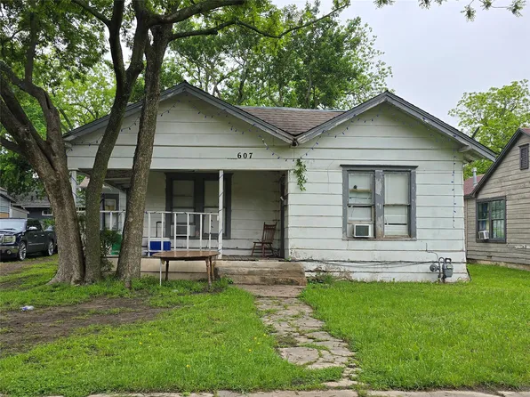 607 Moran St, Gainesville, TX 76240