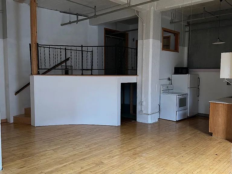 262 4th Street East — Photo 10