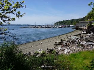 5220 Marine View Dr NE, Tacoma, WA 98422
