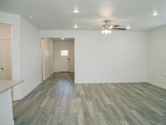 5th image of 726 Freedom Cir