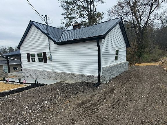 5th image of 136 Greentop St