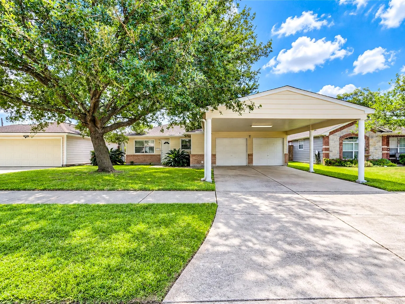 3 bed, 1.5 bath, 1004 sqft, $1,850 — Photo 2
