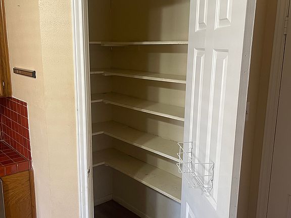 Spacious Pantry!