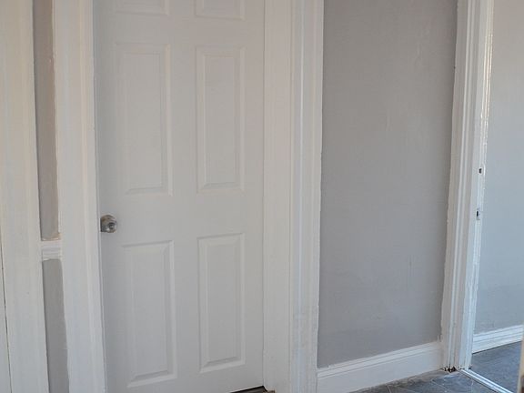 2nd image of 2535 Brookfield Ave