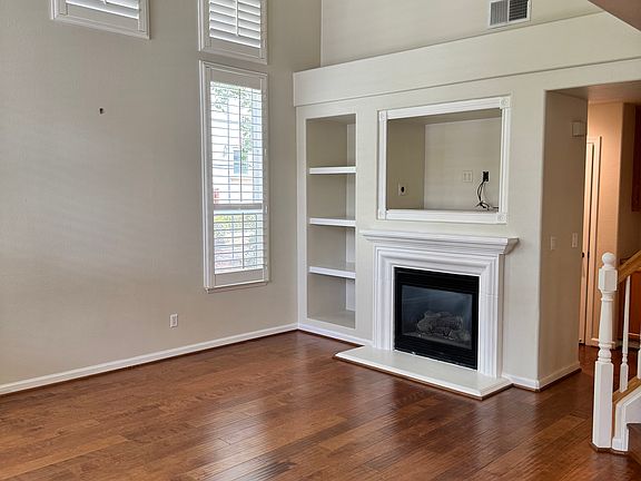 5th image of 3210 Silverland Dr