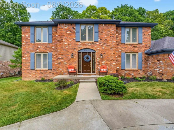 25352 Witherspoon St, Farmington Hills, MI 48335