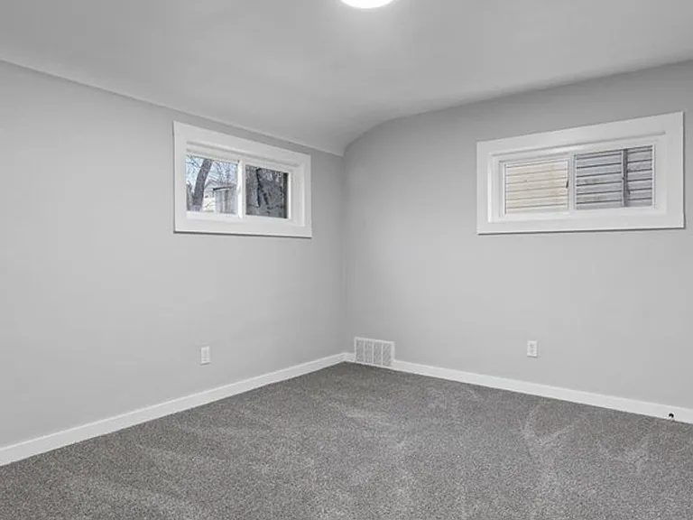 227-229 Shadyhill Rd — Photo 12