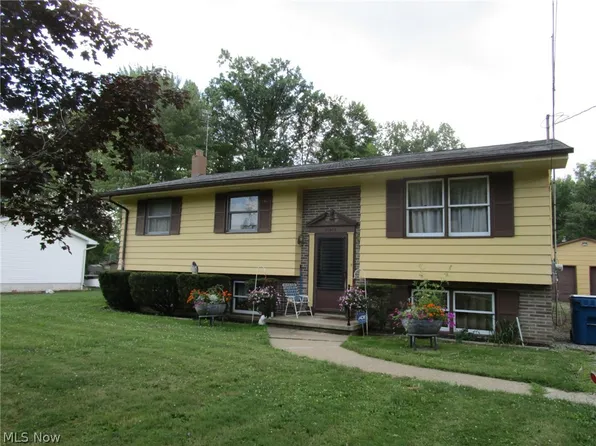 17403 Wick Ave, Lake Milton, OH 44429