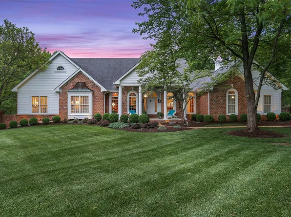 16520 Kingspointe Lake Ln, Chesterfield, MO 63005