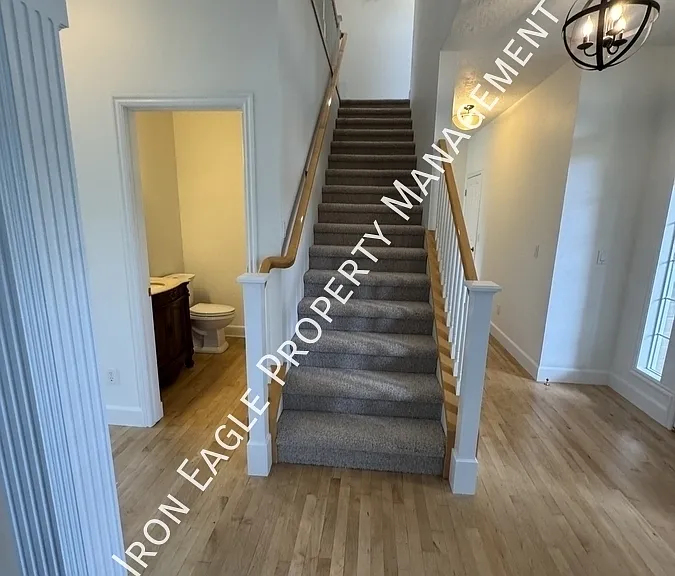 2481 E Lenox Ct — Photo 4
