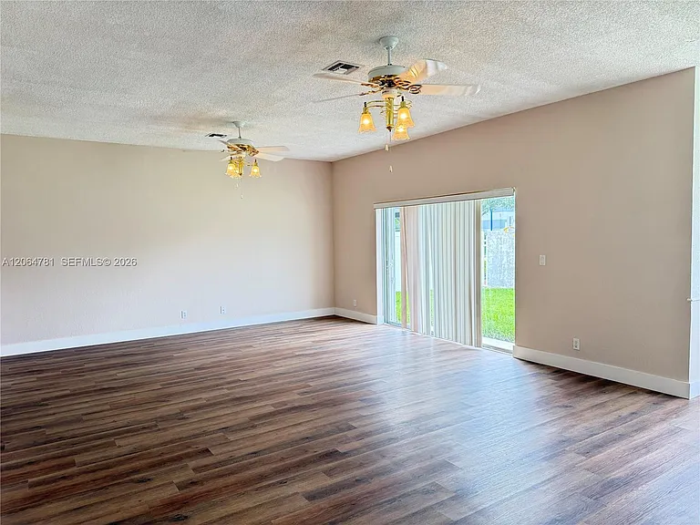18414 NW 9th St — Photo 8