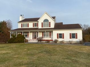 32 Peacock Path, Aquebogue, NY 11931