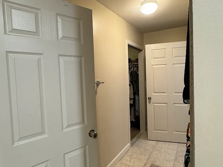 7404 Silent Willow Ct — Photo 24