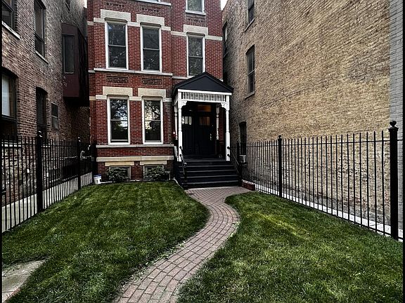 2nd image of 1644 N Sedgwick St Unit 1