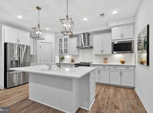 13970 Englefield Dr Unit 404, Woodbridge, VA 22193