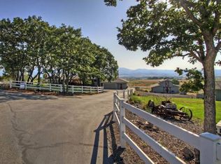 1910 Oakmont Way, Medford, OR 97504