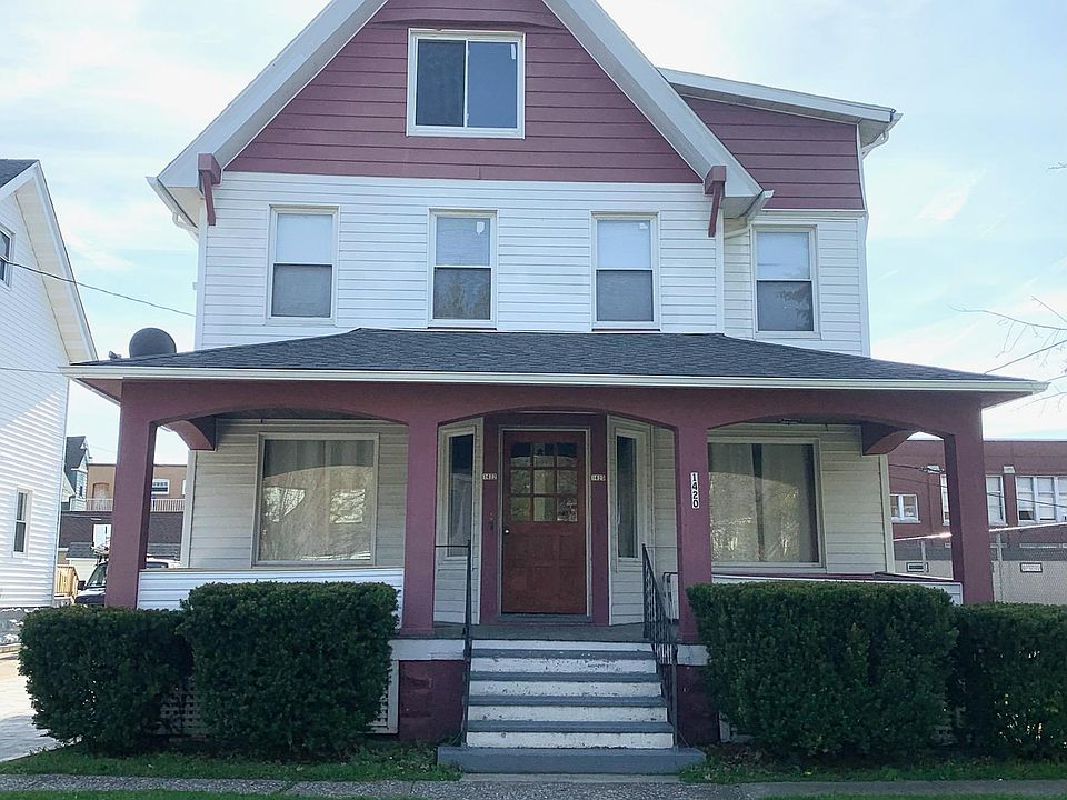 Front of house from street.