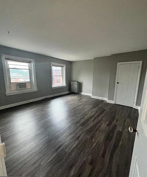 131 W Miner St — Photo 5